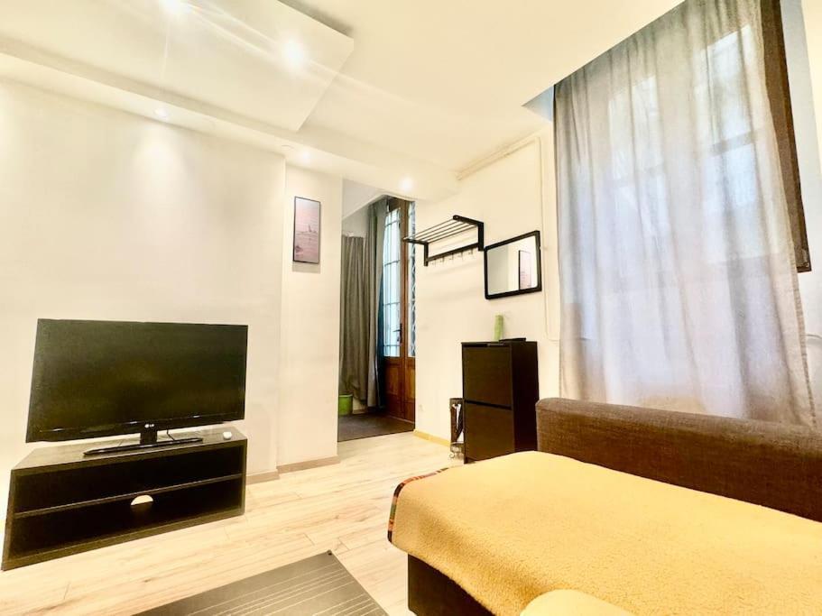 Apartment R8 2br Free Parking
